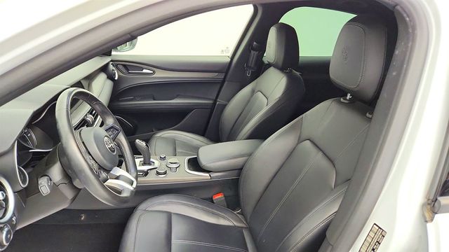 2022 Alfa Romeo Stelvio Ti AWD w/ Active Assist Plus Pkg & Vesuvio-Gray Appearance Kit - 23029958 - 19