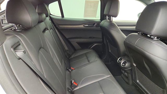 2022 Alfa Romeo Stelvio Ti AWD w/ Active Assist Plus Pkg & Vesuvio-Gray Appearance Kit - 23029958 - 22