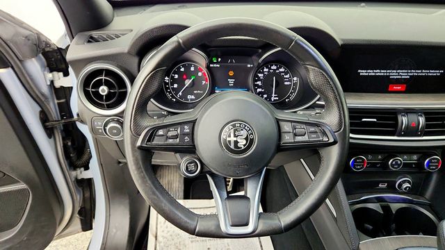 2022 Alfa Romeo Stelvio Ti AWD w/ Gloss Red Calipers & Chocolate Seats - 23030662 - 13