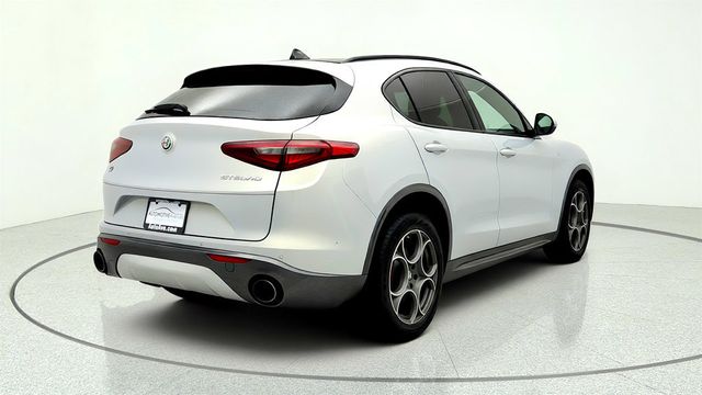 2022 Alfa Romeo Stelvio Ti AWD w/ Gloss Red Calipers & Chocolate Seats - 23030662 - 4