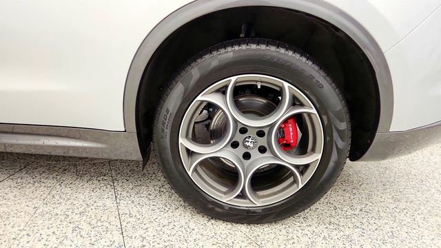 2022 Alfa Romeo Stelvio Ti AWD w/ Gloss Red Calipers & Chocolate Seats - 23030662 - 8