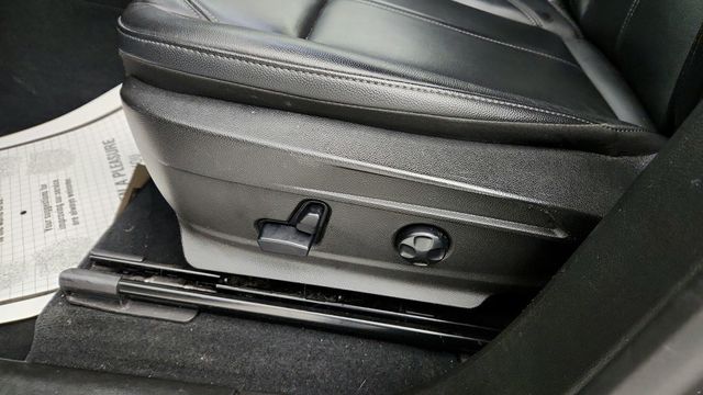 2022 Alfa Romeo Stelvio Ti AWD with Gloss-Red Calipers - 22944963 - 10