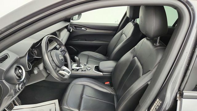 2022 Alfa Romeo Stelvio Ti AWD with Gloss-Red Calipers - 22944963 - 18