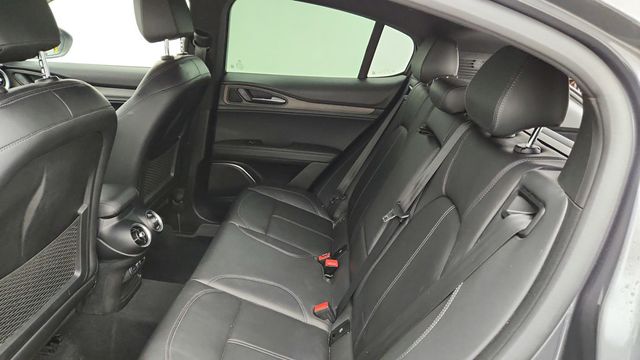 2022 Alfa Romeo Stelvio Ti AWD with Gloss-Red Calipers - 22944963 - 19