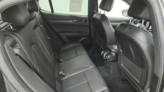 2022 Alfa Romeo Stelvio Ti AWD with Gloss-Red Calipers - 22944963 - 21