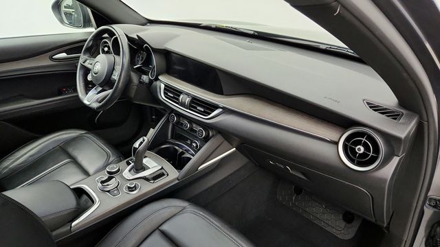 2022 Alfa Romeo Stelvio Ti AWD with Gloss-Red Calipers - 22944963 - 22