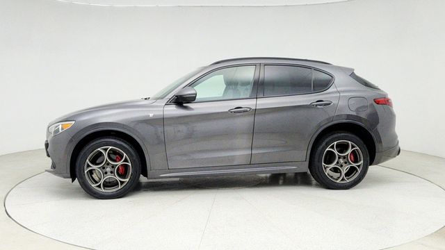 2022 Alfa Romeo Stelvio Ti AWD with Gloss-Red Calipers - 22944963 - 7