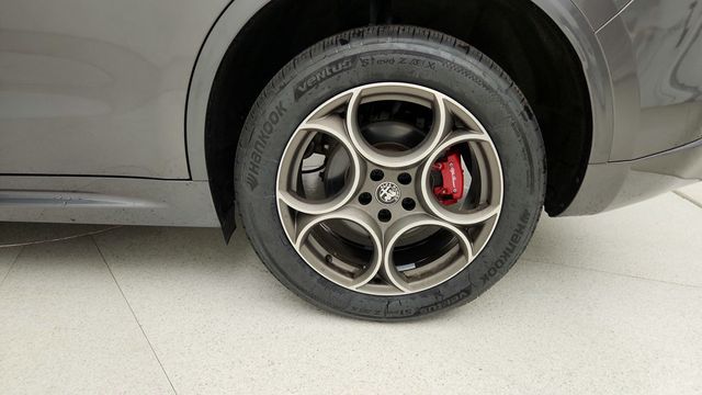 2022 Alfa Romeo Stelvio Ti AWD with Gloss-Red Calipers - 22944963 - 8