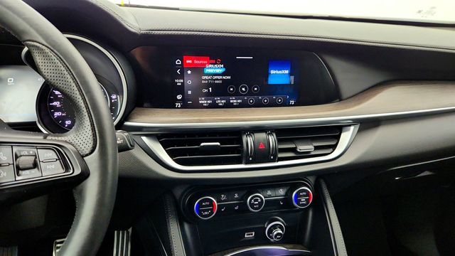 2022 Alfa Romeo Stelvio Ti AWD with Premium Interior & Sound Package - 22972360 - 17