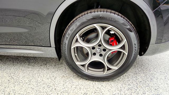 2022 Alfa Romeo Stelvio Ti AWD with Premium Interior & Sound Package - 22972360 - 8