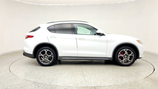 2022 Alfa Romeo Stelvio Ti AWD w/ Premium Interior & Sound Pkg + Red Calipers - 23036208 - 3