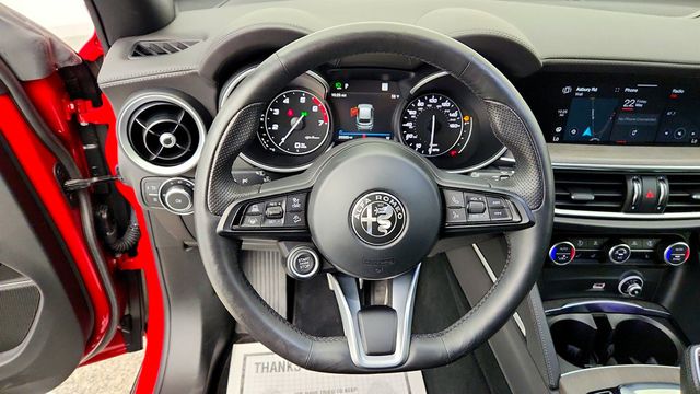2022 Alfa Romeo Stelvio Ti AWD w/ Premum Int & Sound Pkg and Active Assist+ Pkg - 23030982 - 13