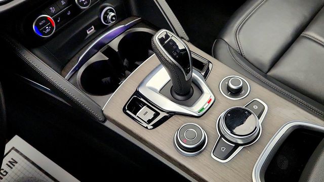 2022 Alfa Romeo Stelvio Ti AWD w/ Premum Int & Sound Pkg and Active Assist+ Pkg - 23030982 - 16