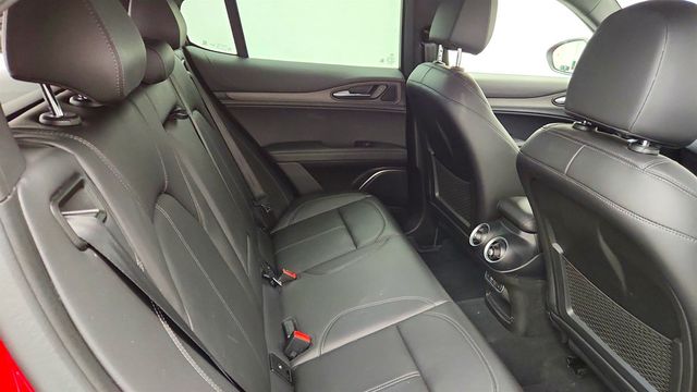 2022 Alfa Romeo Stelvio Ti AWD w/ Premum Int & Sound Pkg and Active Assist+ Pkg - 23030982 - 23