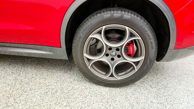 2022 Alfa Romeo Stelvio Ti AWD w/ Premum Int & Sound Pkg and Active Assist+ Pkg - 23030982 - 8