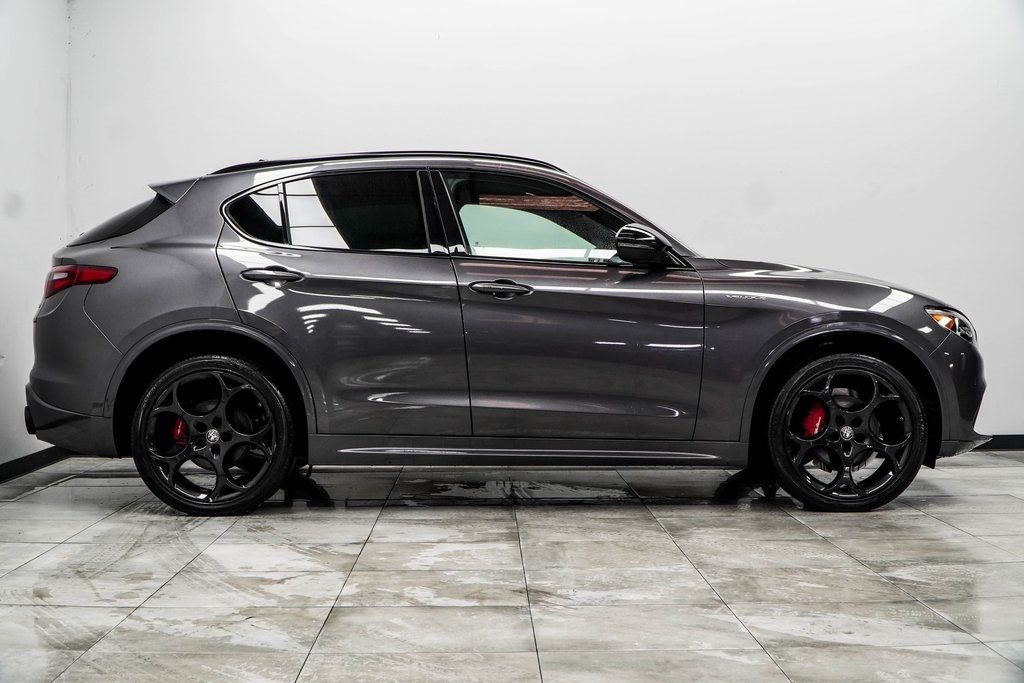 2022 Alfa Romeo Stelvio Ti Sport photo 10