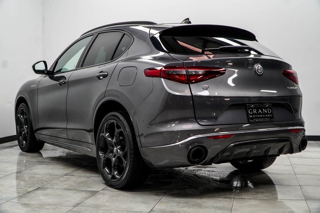 2022 Alfa Romeo Stelvio Ti Sport photo 11
