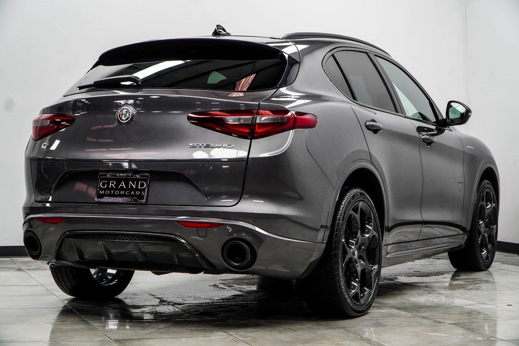 2022 Alfa Romeo Stelvio Ti Sport photo 12