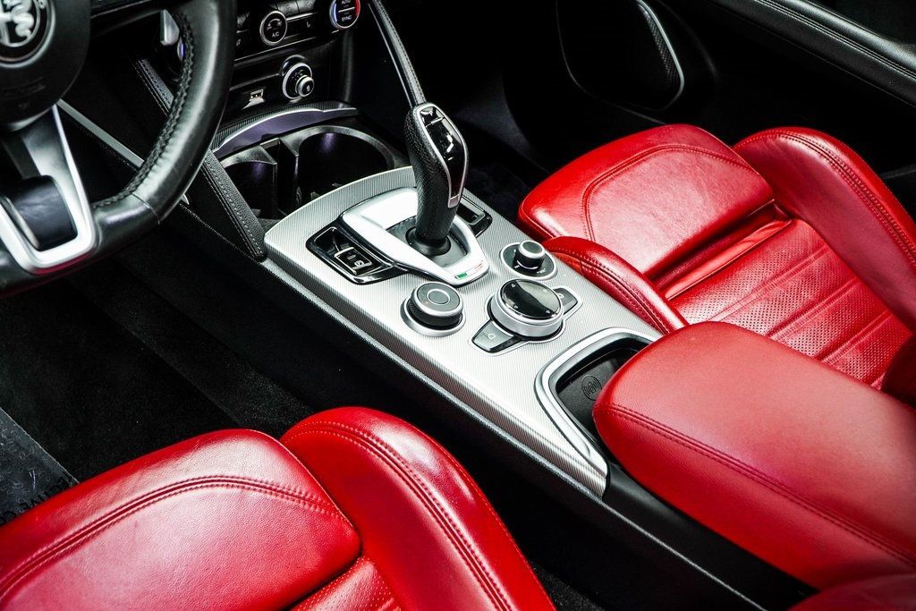 2022 Alfa Romeo Stelvio Ti Sport photo 16
