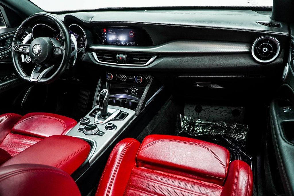 2022 Alfa Romeo Stelvio Ti Sport photo 17