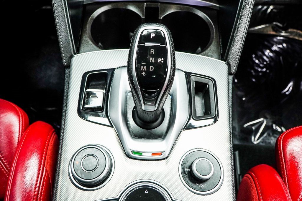 2022 Alfa Romeo Stelvio Ti Sport photo 21