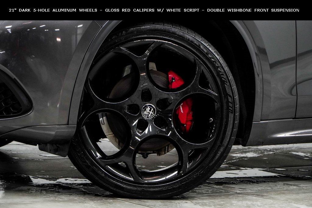 2022 Alfa Romeo Stelvio Ti Sport photo 3