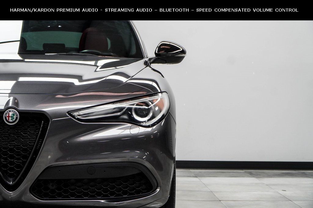 2022 Alfa Romeo Stelvio Ti Sport photo 4