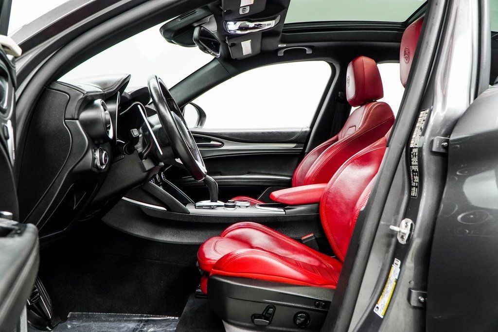 2022 Alfa Romeo Stelvio Ti Sport photo 40