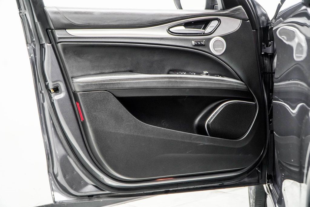 2022 Alfa Romeo Stelvio Ti Sport photo 44