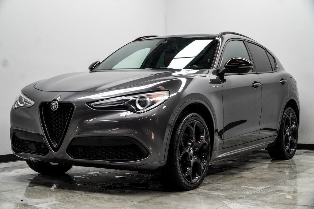2022 Alfa Romeo Stelvio Ti Sport photo 6
