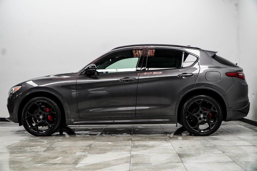2022 Alfa Romeo Stelvio Ti Sport photo 8