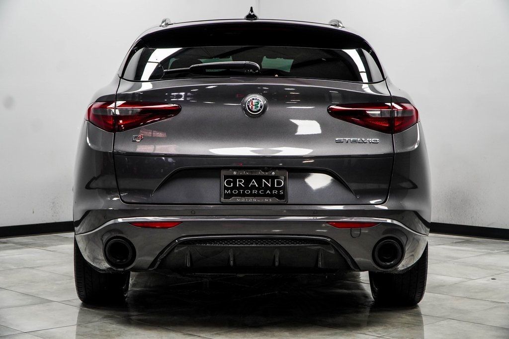 2022 Alfa Romeo Stelvio Ti Sport photo 9