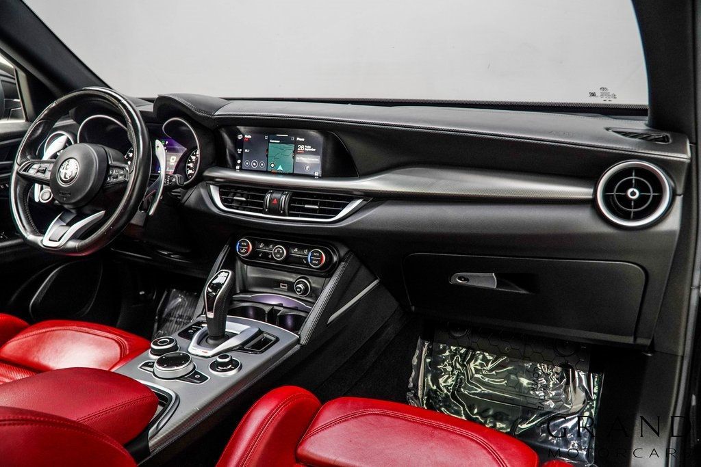 2022 Alfa Romeo Stelvio Ti Sport photo 16