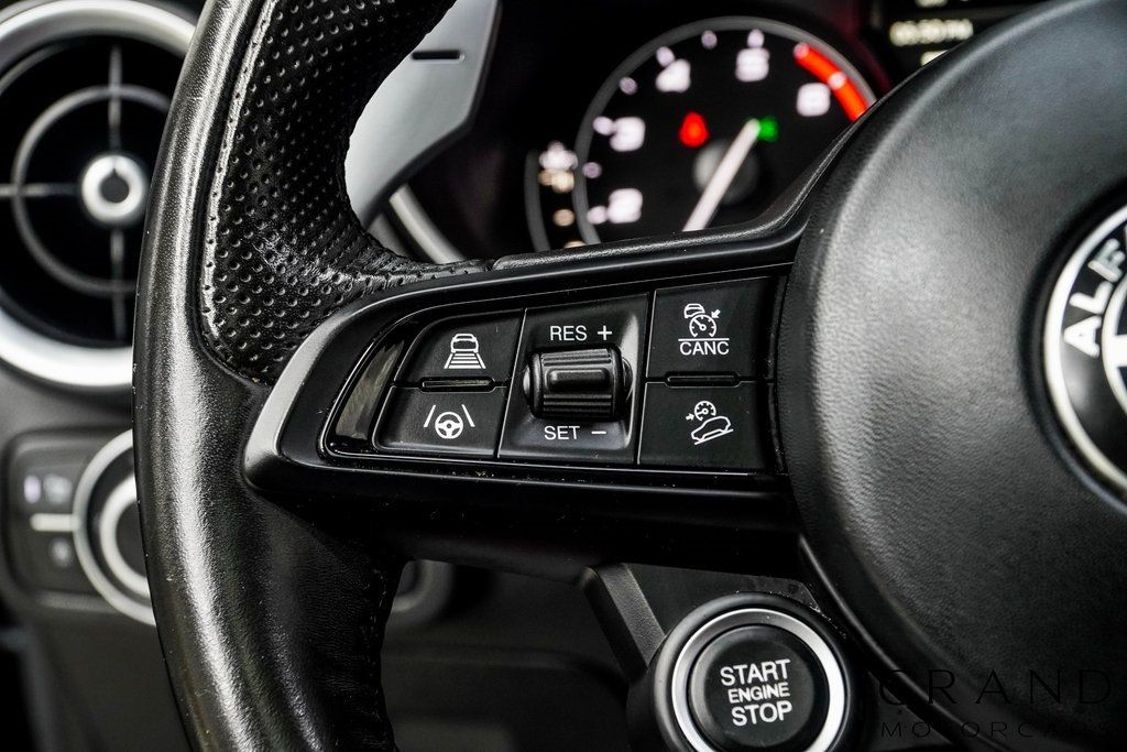2022 Alfa Romeo Stelvio Ti Sport photo 28