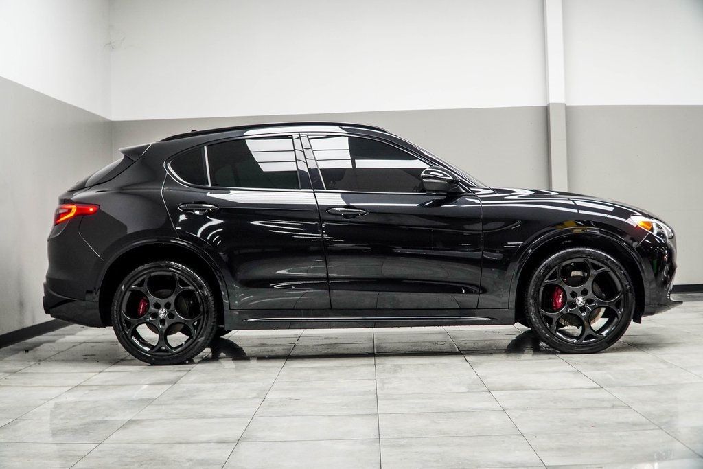 2022 Alfa Romeo Stelvio Ti Sport photo 6