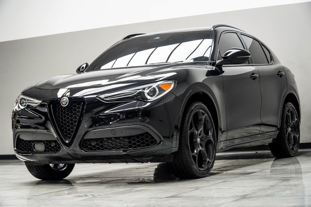 2022 Alfa Romeo Stelvio Ti Sport photo 8