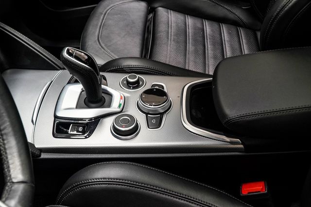 2022 Alfa Romeo Stelvio Veloce - 22978972 - 17