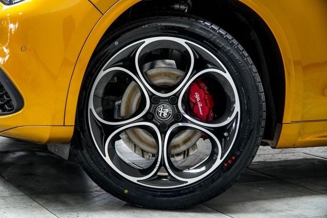 2022 Alfa Romeo Stelvio Veloce - 22978972 - 3