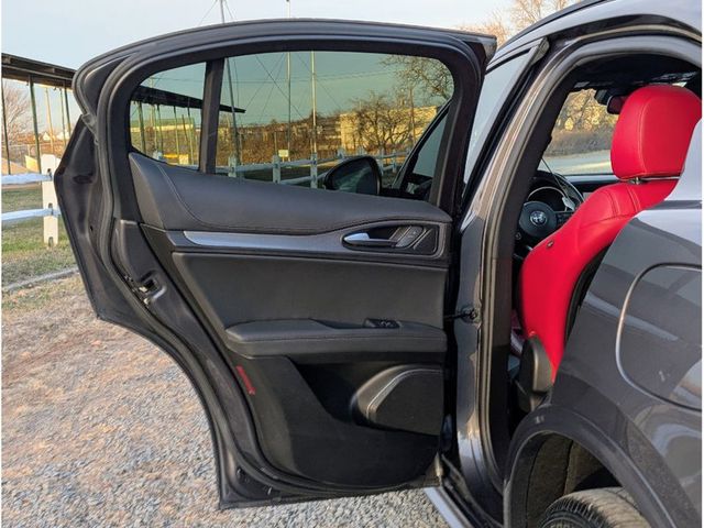 2022 Alfa Romeo Stelvio Veloce - 22958068 - 9