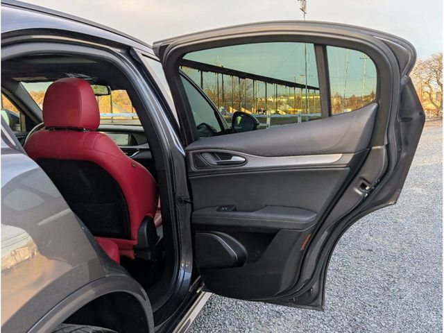 2022 Alfa Romeo Stelvio Veloce - 22958068 - 11