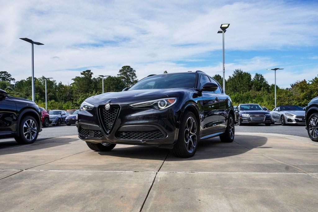 2022 Alfa Romeo Stelvio Ti Sport photo 3