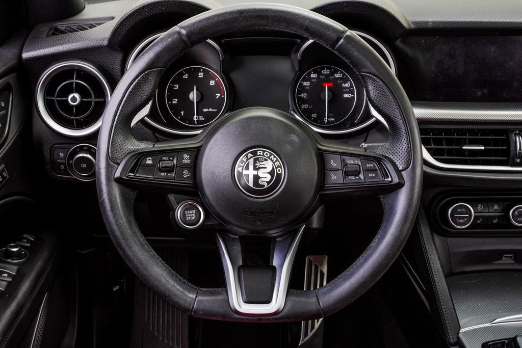 2022 Alfa Romeo Stelvio Ti Sport photo 7
