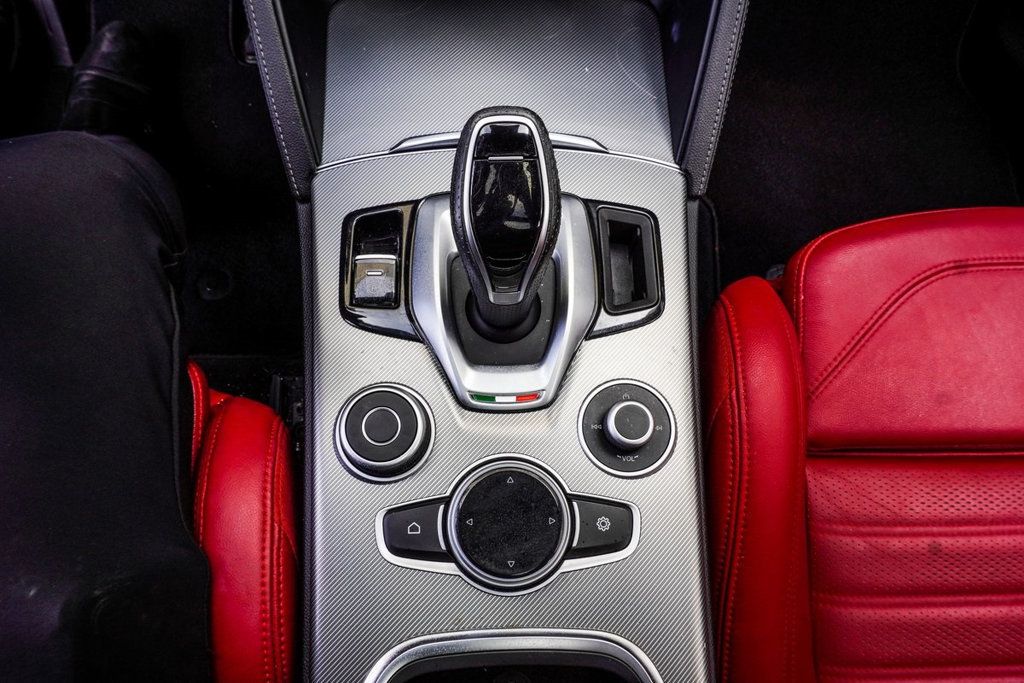 2022 Alfa Romeo Stelvio Ti Sport photo 10