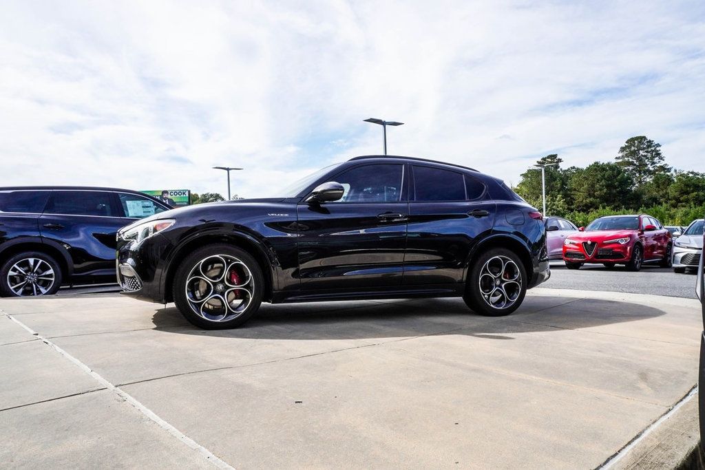 2022 Alfa Romeo Stelvio Ti Sport photo 2