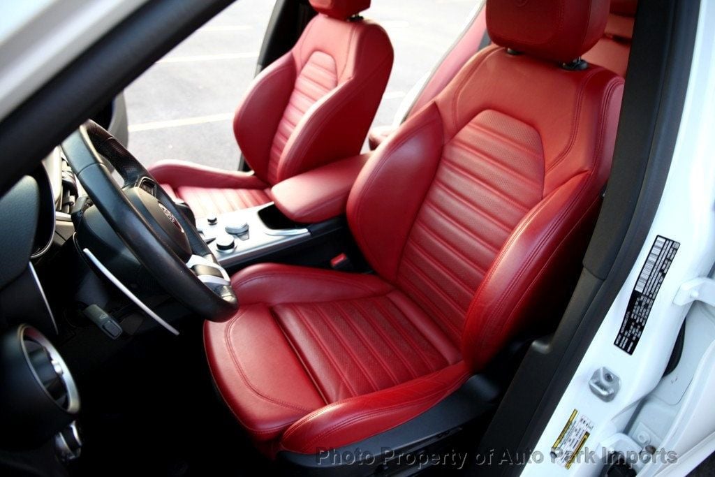 2022 Alfa Romeo Stelvio Ti Sport photo 21