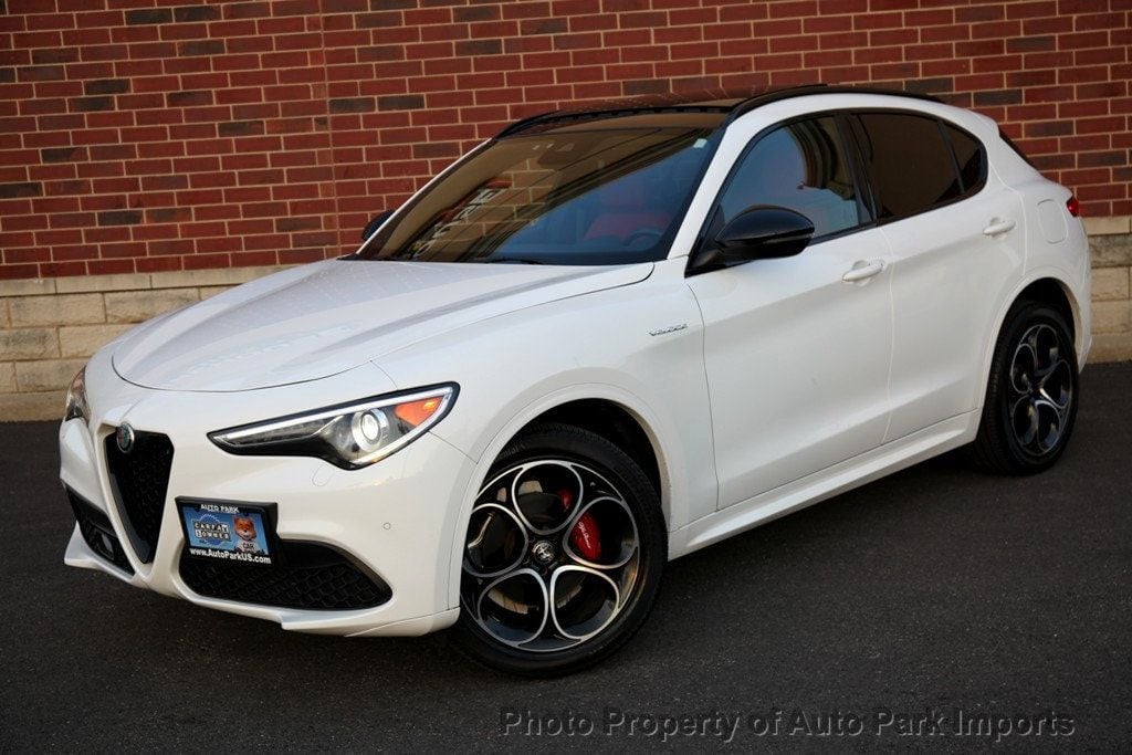 2022 Alfa Romeo Stelvio Ti Sport photo 3