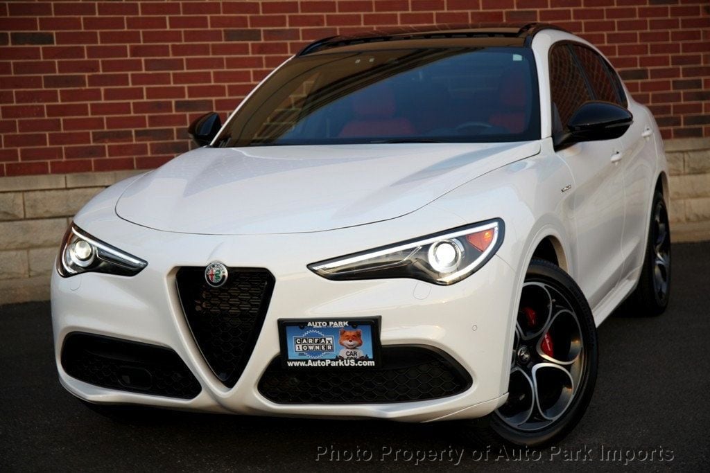 2022 Alfa Romeo Stelvio Ti Sport photo 6