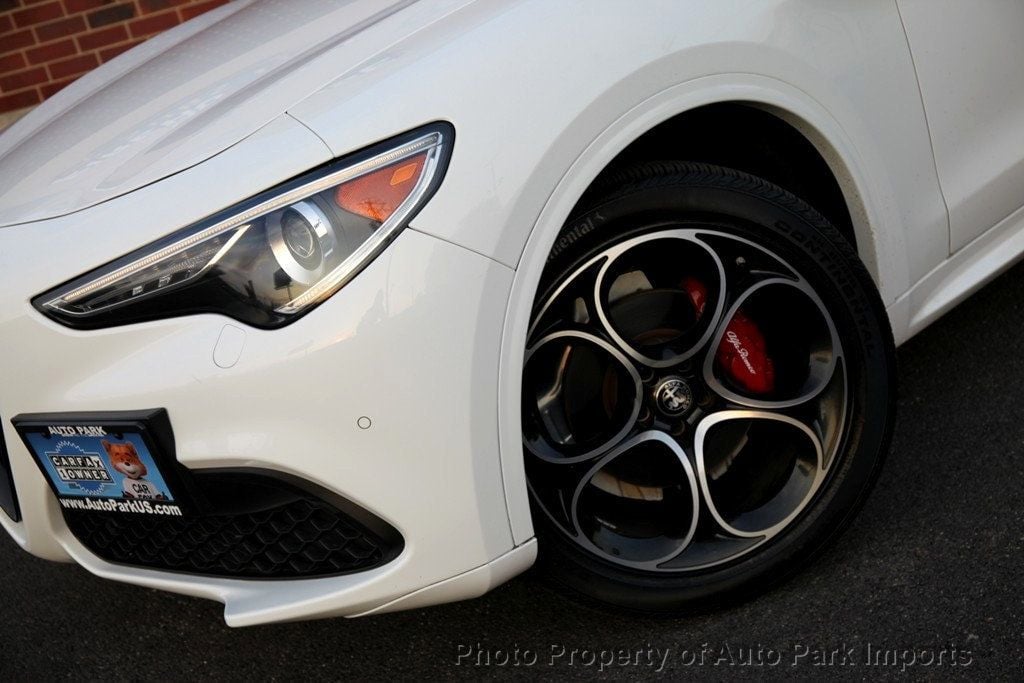 2022 Alfa Romeo Stelvio Ti Sport photo 7
