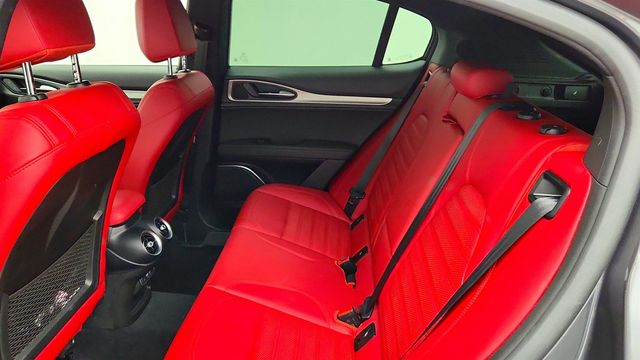2022 Alfa Romeo Stelvio Veloce AWD w/ 20'' Sport Wheels & Red Leather Sport Seats - 23028898 - 21