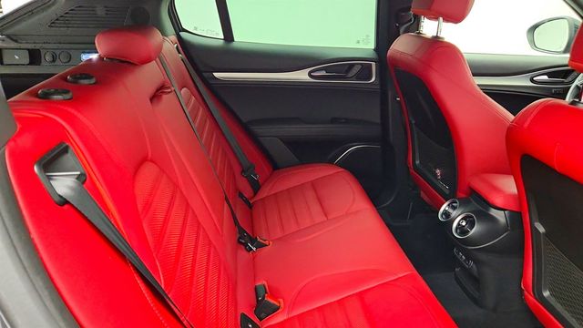 2022 Alfa Romeo Stelvio Veloce AWD w/ 20'' Sport Wheels & Red Leather Sport Seats - 23028898 - 23
